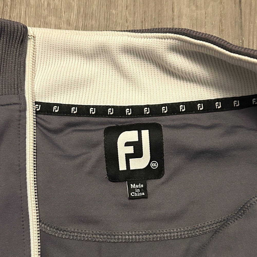 Footjoy Golf 1/4 Zip Pullover Sweatshirt - Picture 2 of 3